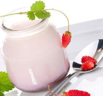 Сколько калорий в йогурте (в питьевом, в активиа, в домашнем)?